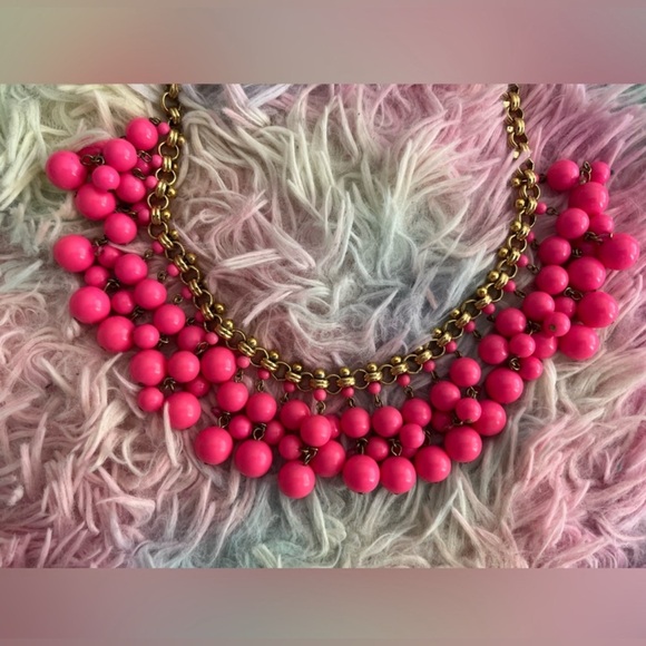 Kate Spade "Sweet As Pie" Bright Pink Cluster Beaded Collar Bib Necklace - Picture 4 of 11